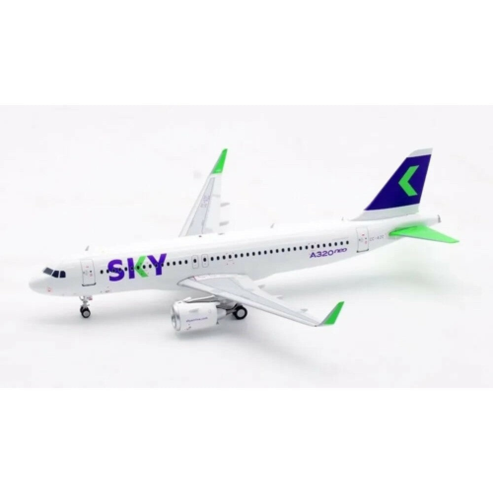 Inflight 200 1:200 SKY AIRLINE AIRBUS A320-251N CC-AZC WITH STAND (EL AVIADOR MODELS)