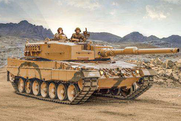 Leopard 2A4 1:35 Italeri Plastic Kits Model