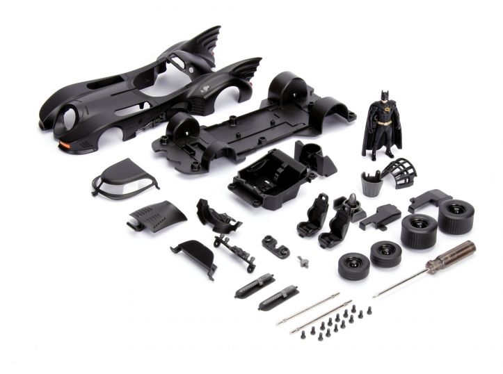 BNC 1989 Batmobile w/Batman Figures 1:24 – diecast model