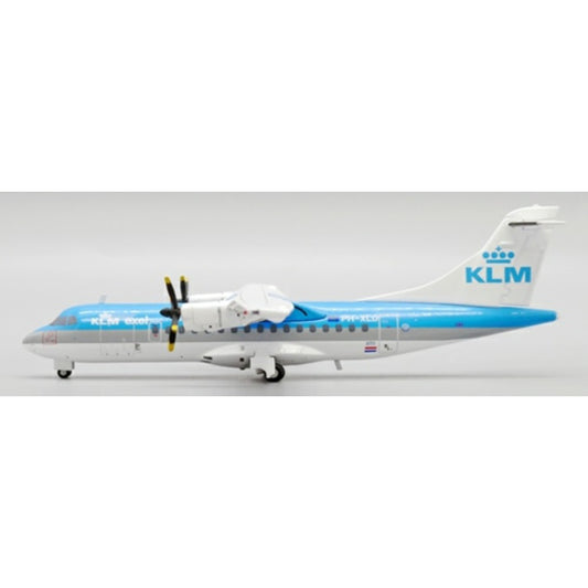 Available to Order – KLM Exel Atr42-300 Reg: PH-XLD with Stand 1:200 Jc Wings Model (JC20147)