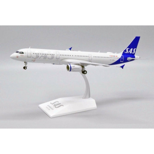 Available to Order – Scandinavian Airlines Airbus A321 Reg: OY-KBH with Stand 1:200 Jc Wings Model (JC2426)