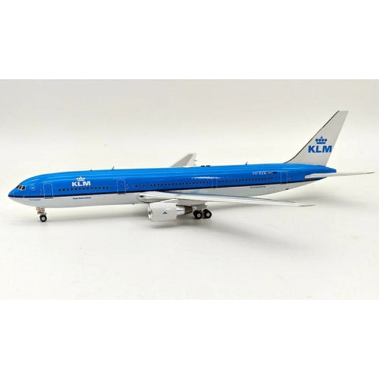Available to Order – 767-306ER Klm PH-BZM with Stand 1:200 J Fox (JF7673011)