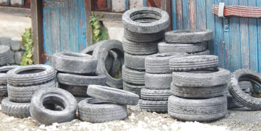 Available to Order – Scrap Tyres Lose, 120g 1:32 (JUW 23349)