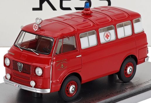 Alfa Romeo F-12 Vigili Del Fuoco Ambulanza Fire Engine Ambulance 1968 1:43 Kess Models Model