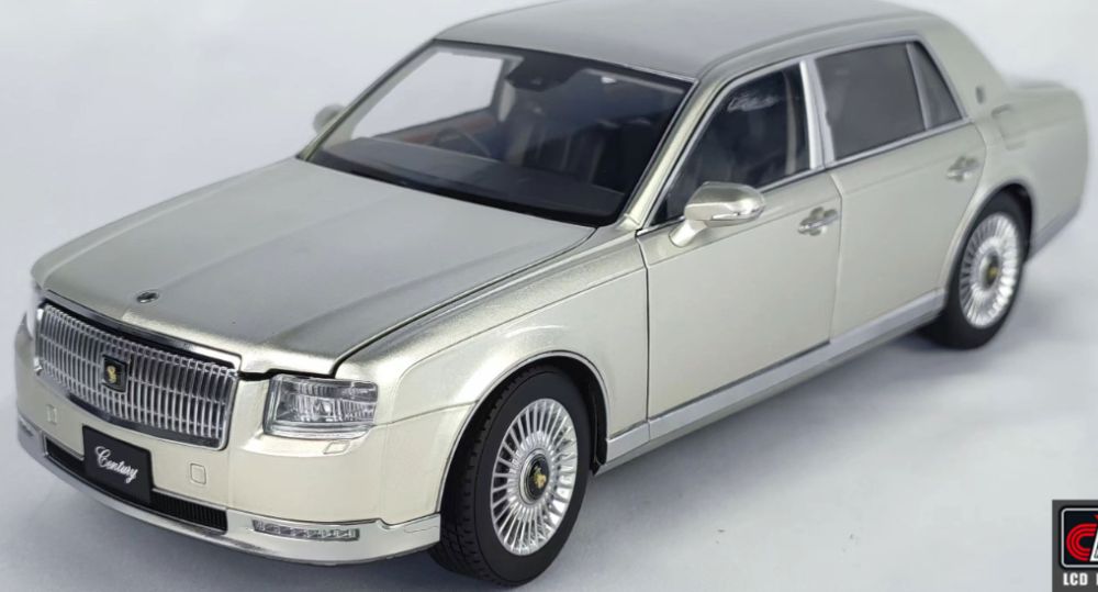 Available to Order – Toyota Century Silver 1:18 (LCD 18011S)