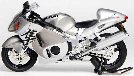 Available To Order – Suzuki GSX1300R Hayabusa 2001 Silver 1:12 LCD Models Model (LCD M03S)