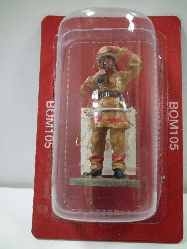 Moscow Fireman - firedress - Russia - 2002 1:32 – diecast model