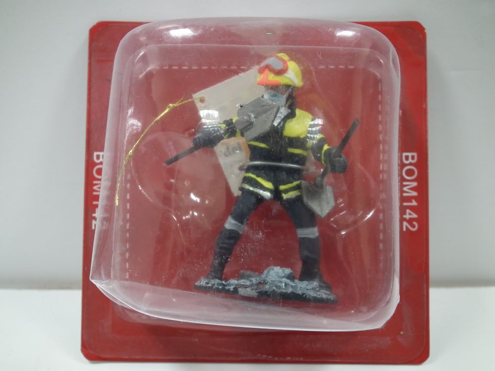 Fireman Firedress-Eastern Pyrenees-Fran10 1:32 – diecast model