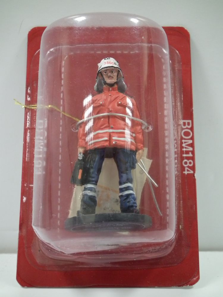 Ambulance working dress - Germany 2006 1:32 – diecast model