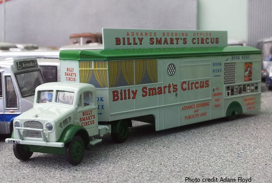 Bedford OX Truck Booking Trailer Billy Smart's Circus 1:76 – diecast model