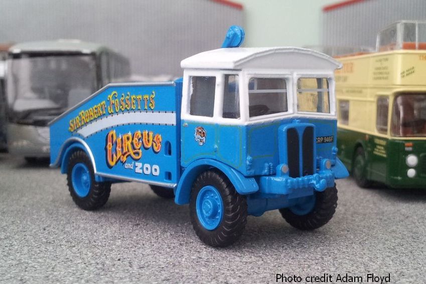 AEC Matador - Sir Robert Fossett's Circus 1:76 Magazine Model Model