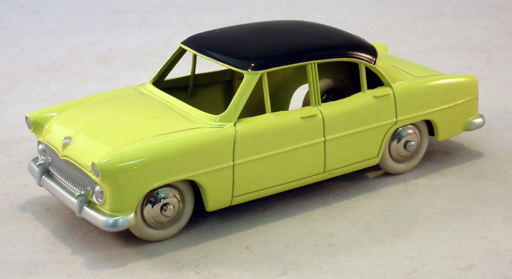 Simca Versailles - Yellow (24Z) Atlas reproduced 'Dinky' – diecast model