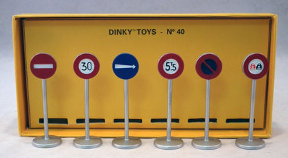6pc Set - Road Signs (40) Atlas reproduced 'Dinky' – diecast model