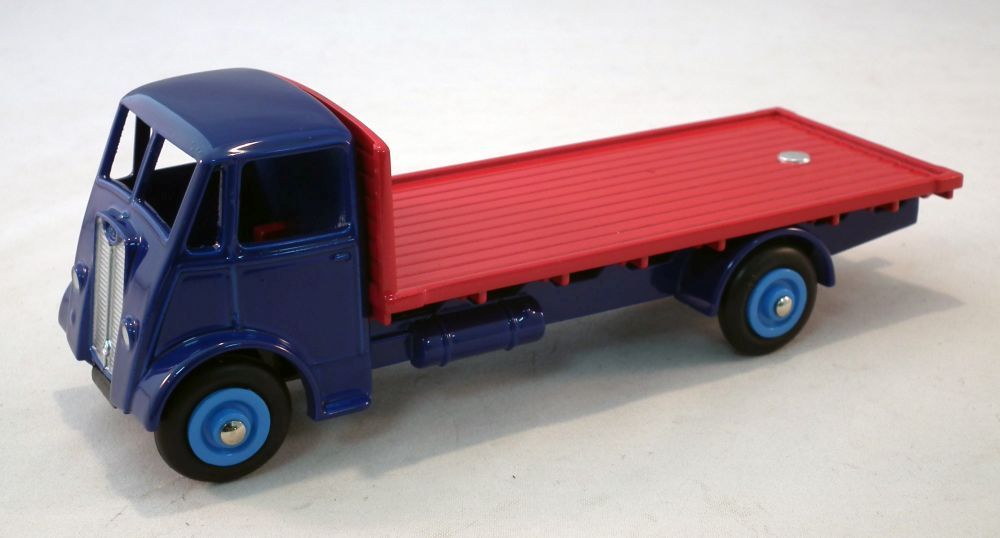 Guy Vixen Flatbed Blue/Red (512) Atlas reproduced 'Dinky' – diecast model