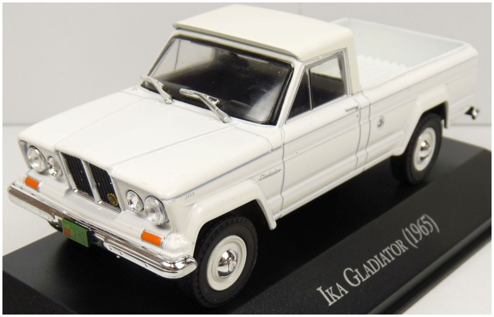 Ika Gladiator White 1965 Unforgetable cars - Argentina 1:43 – diecast model