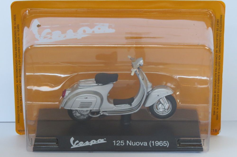 Vespa 125 NUOVA - 1965 Vespa Collection in 1:18 1:18 – diecast model