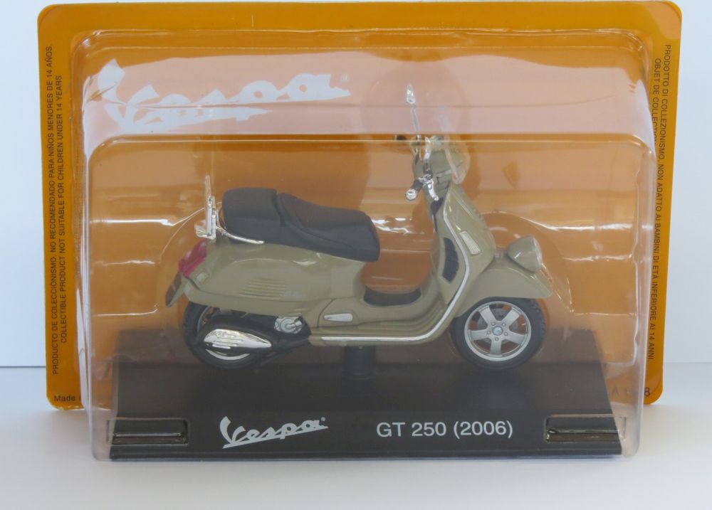 GT 250 2006 Vespa Collection in 1:18 1:18 – diecast model