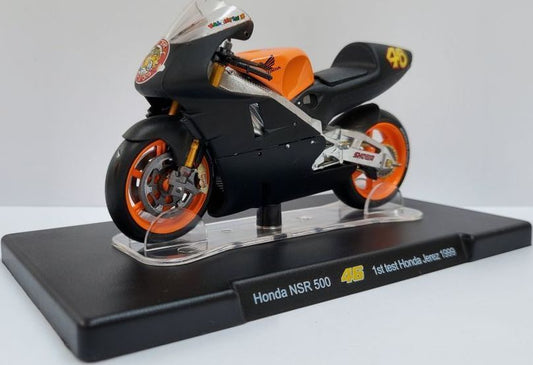 Available To Order – Honda NSR 500 Jerez 1999 Rossi Valentino Rossi Collection in 1:18 1:18 (MAG NR029)