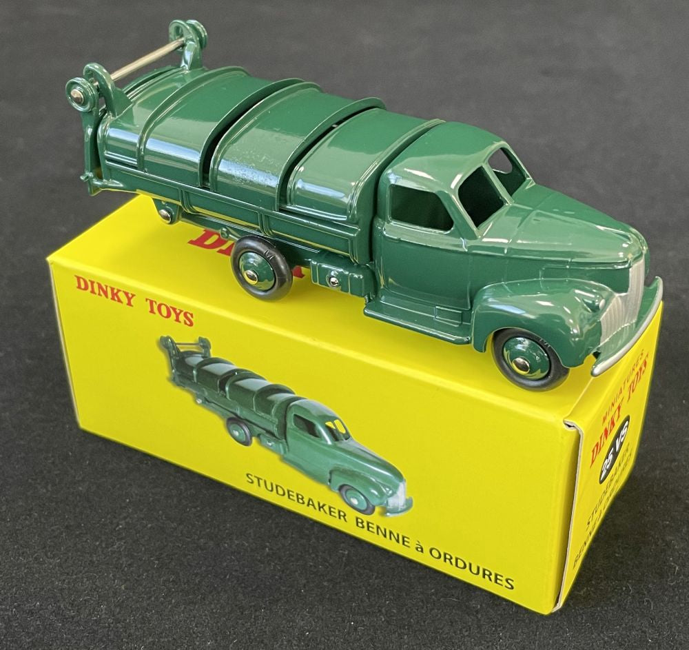 Studebaker Bin lorry Green (25VS) Atlas reproduced 'Dinky' – diecast model
