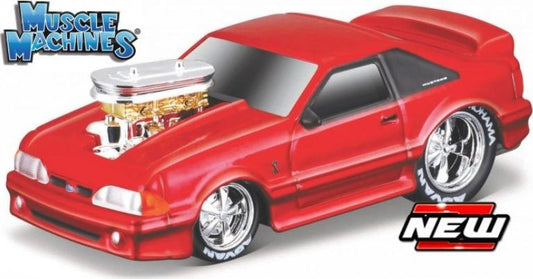 Available to Order – Ford Mustang SVT Cobra 1993 Red 'Muscle Machines' 1:64 (MAI 15563)