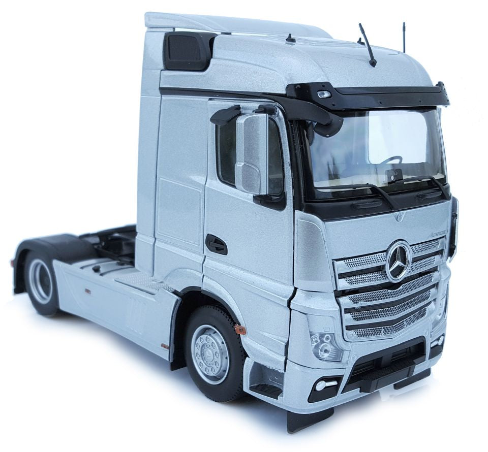 Available to Order – Mercedes Benz Actros Streamspace 4x2 Silver 1:32 (MAR 1907-03)