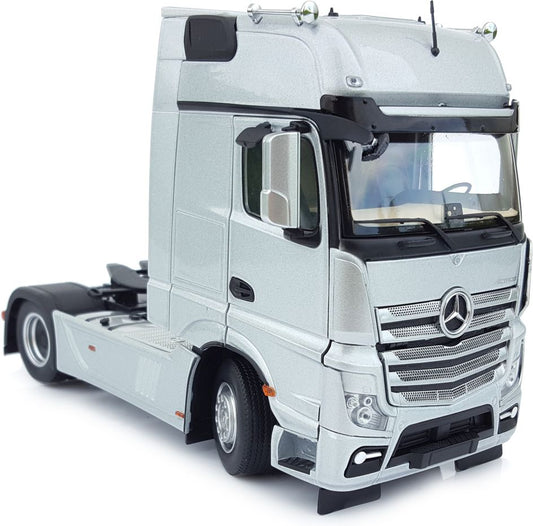 Available to Order – Mercedes Benz Actros Gigaspace 4x2 Silver 1:32 (MAR 1911-03)