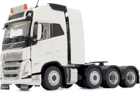 Available to Order – Volvo FH5 8x4 Clear White 1:32 (MAR 2322-01)