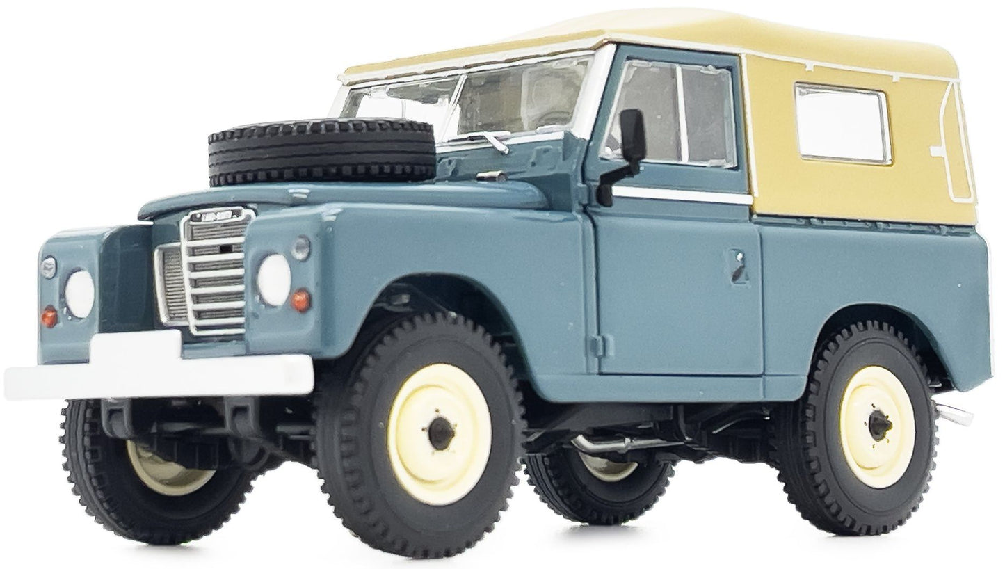 Available to Order – Land Rover Series 3 88 Softtop Marine Blue 1:32 (MAR 2420-01)