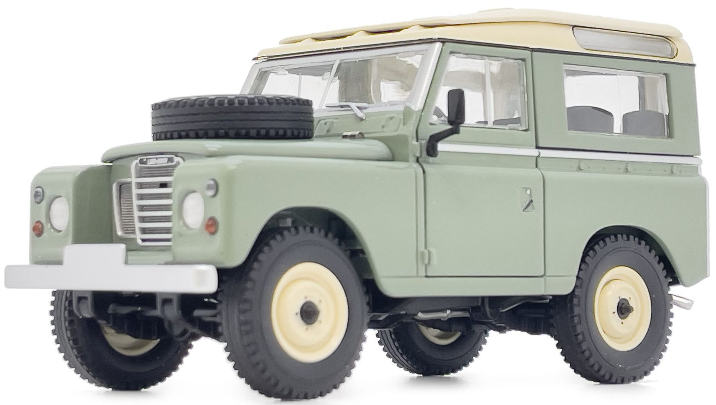 Available to Order – Land Rover Series 3 88 Safari Roof Atlantic Green 1:32 (MAR 2421-02)
