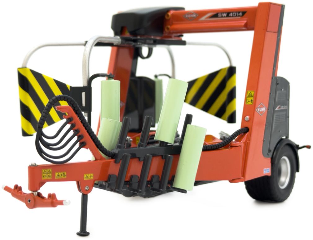 Available To Order – Kuhn SW4014 Bale Wrapper 1:32 Marge Farm Models Model (MAR 2425)