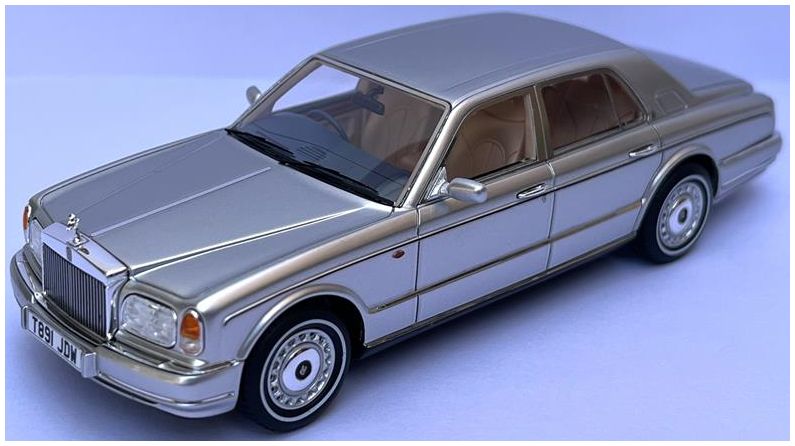 Rolls Royce Silver Seraph Silver Pearl 1998-2002 1:43 Matrix Model