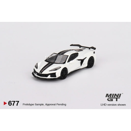 Chevrolet Corvette Z06 2023 Arctic White (RHD) 1:64 Mini GT (MGT00677-R)