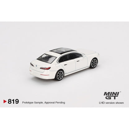 BMW I7 XDRIVE60 Mineral White (LHD) 1:64 Mini GT Model Car (MGT00819-L)