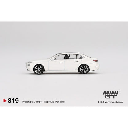 BMW I7 XDRIVE60 Mineral White (LHD) 1:64 Mini GT Model Car (MGT00819-L)