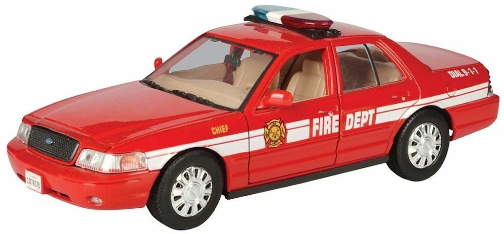 Ford Crown Victoria 2007 Fire Chief - Red 1:24 – diecast model