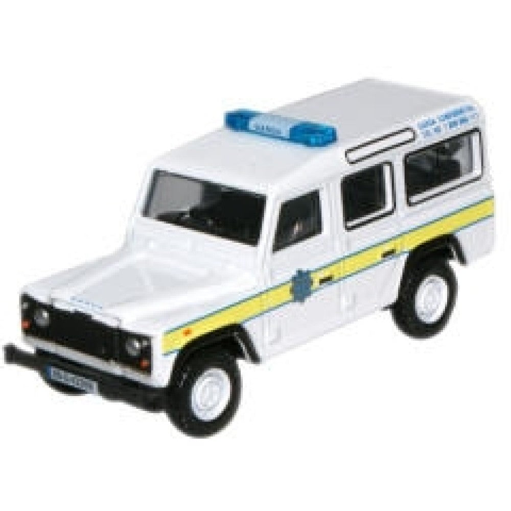 Available to Order – Garda Land Rover Defender Station Wagon 1:76 Oxford Diecast Model (OX76DEF004)