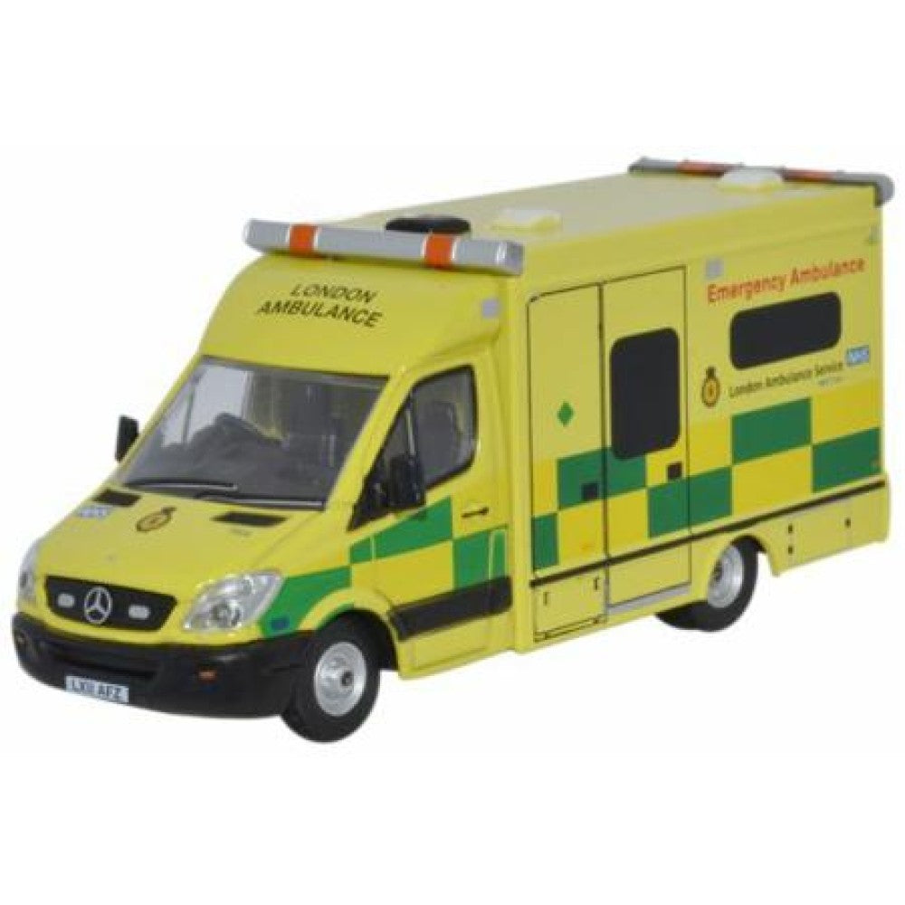 Available to Order – Mercedes Ambulance London 1:76 Oxford Diecast Model (OX76MA002)