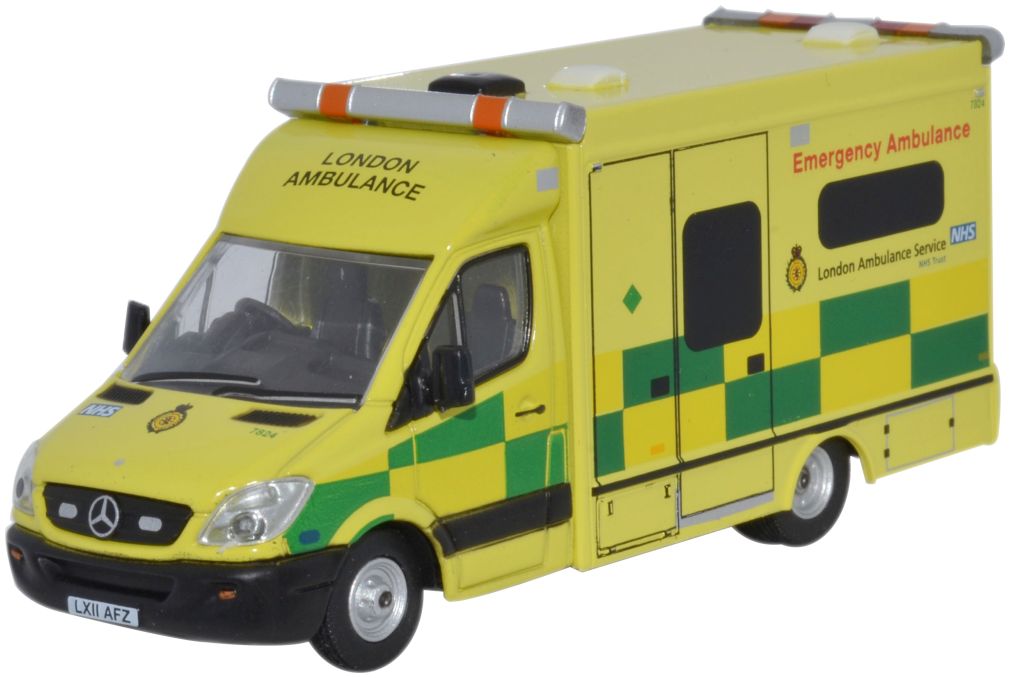 Mercedes Ambulance - London 1:76 Oxford Diecast Model