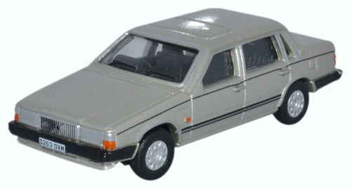 Volvo 760 - Gold Metallic 1:76 Oxford Diecast Model