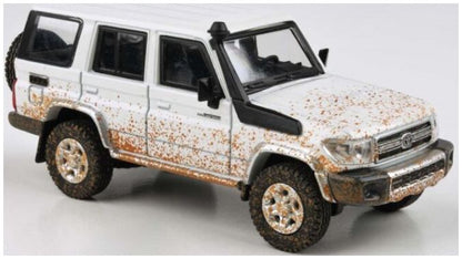 Available to Order – Toyota Land Cruiser LC76 Off Road Effect 2024 (RHD) 1:64 (PAR 66312)