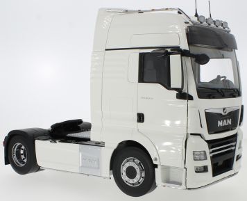 Available to Order – MAN TGX XXL White 2018 1:18 (PRE 30201)