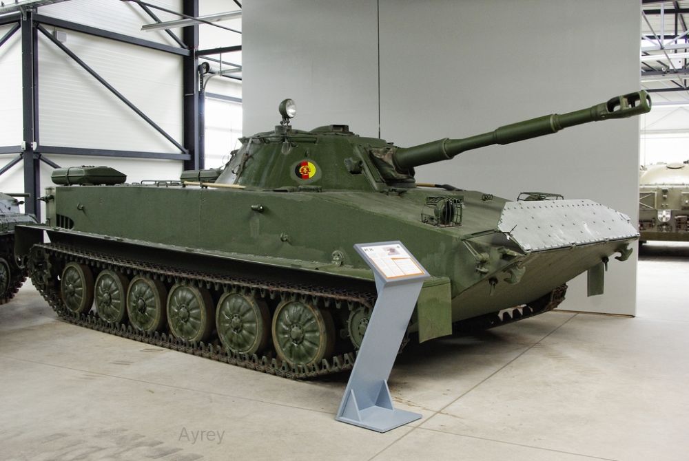 Panzer PT-76, NVA 1:43 Premium Classixxs Model