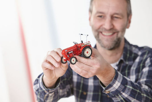 Available to Order – Porsche Junior 108 Tractor (easy-click) 1:24 (REV 07820)