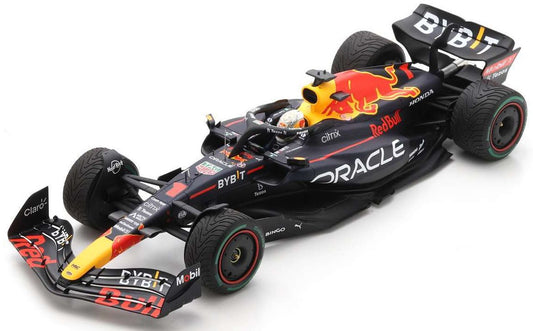 Available to Order – Oracle Red Bull Racing RB18 #1 1st Japan GP 2022 Max Verstappen w/#1 + Board 1:18 (SPA 18S774)