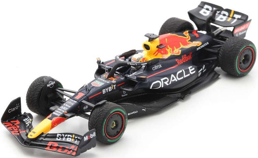Available To Order – Oracle Red Bull Racing RB18 #1 1st Japan GP 2022 Max Verstappen w/#1 + Board 1:43 Spark Model (SPA S8551)