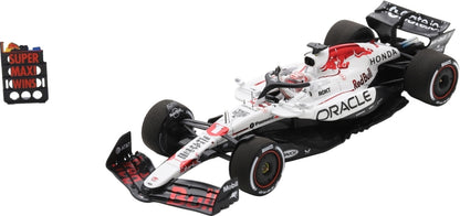 Red Bull Racing RB21 #1 Oracle 1st Japan GP 2025 Max Verstappen w/Pit Board 1:43 Spark Model