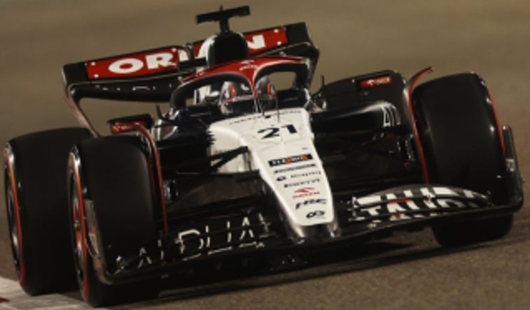 Available To Order – AlphaTauri AT04 #21 Scuderia AlphaTauri Nyck de Vries 1:64 Spark Model (SPA Y289)