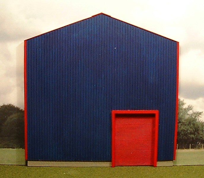 Building Front 7 (Low Relief Larger Modern Industrial Unit with Pitched Roof, 6.5mm) HO – diecast model