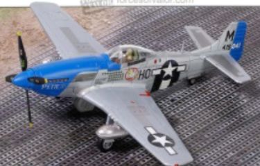 P-51D Mustang Petie 3rd Lt. Col. J.C. Meyer 487th Fighter Sqd 352nd USAAF 1944 1:72 – diecast model