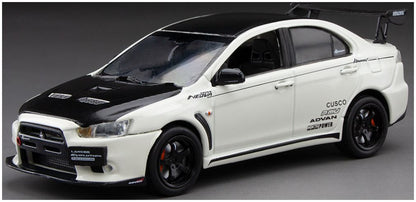 Mitsubishi Lancer Evolution X Pearl White 1:43 – diecast model
